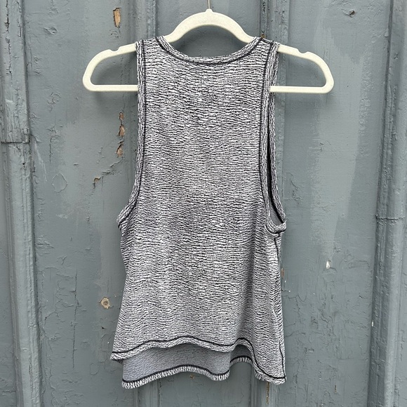 Lululemon Squad Goals Tank, size 8/10 - Picture 5 of 9